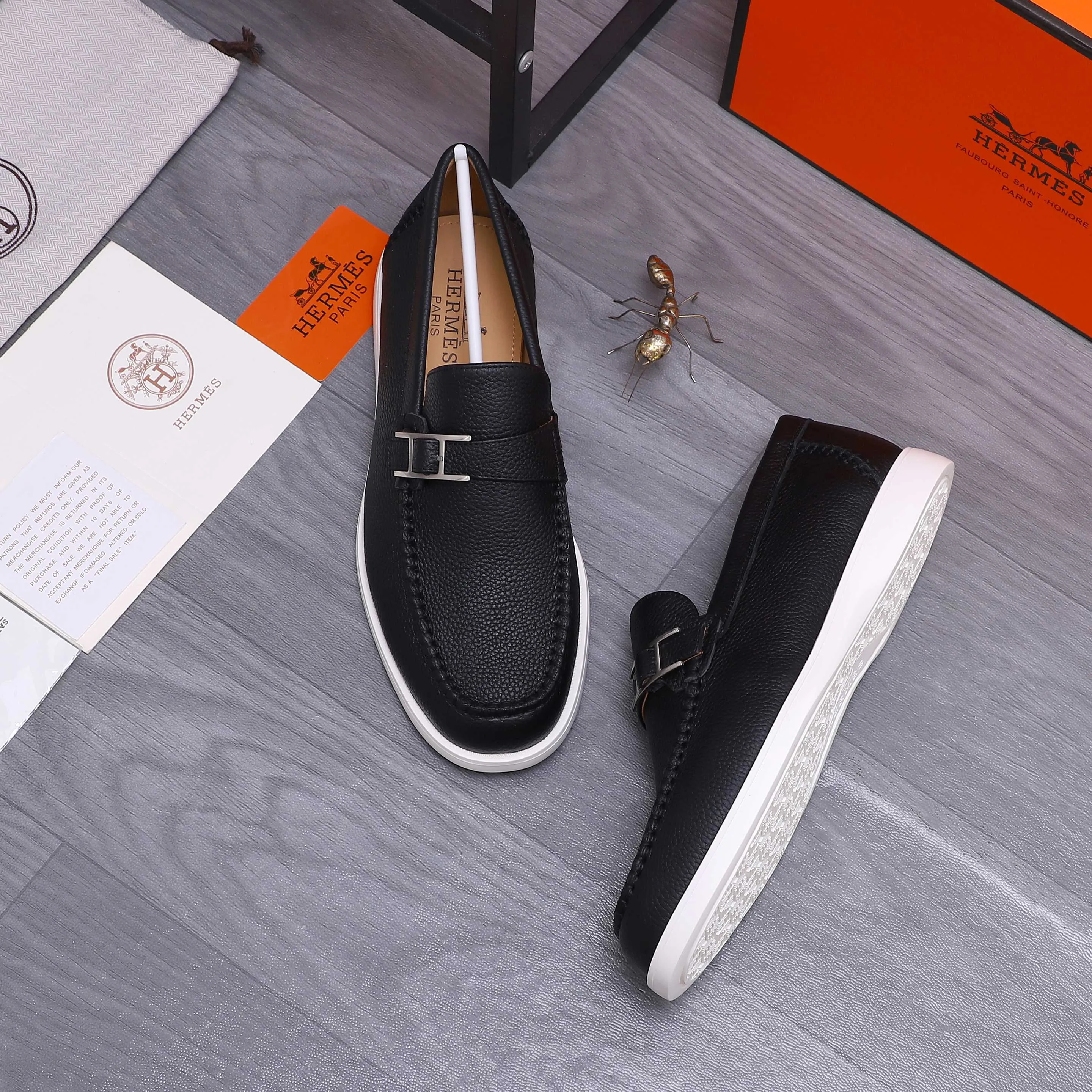 Men's shoes 💰p560 Product trademark: HERMES "Hermes" casual slip-on men's shoes. Regular size: 38-46 (45.46 is custom-made and non-returnable) Product materials: Selected pebbled cowhide upper, cowhide lining, original foam rubber ultra-light sole